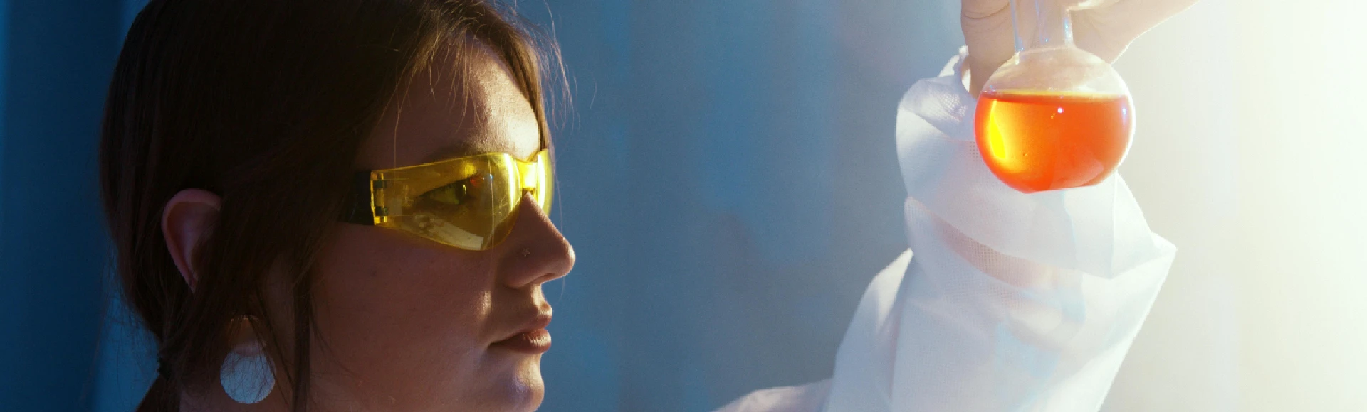 Kłębuszkowe zapalenie nerek, nefropatia cukrzycowa czy zespół nerczycowy to częste przyczyny obecności białka w moczu. Poznaj rodzaje białkomoczu, sposoby diagnozowania i leczenia. Kłębuszkowe zapalenie nerek, nefropatia cukrzycowa czy zespół nerczycowy to częste przyczyny obecności białka w moczu. Poznaj rodzaje białkomoczu, sposoby diagnozowania i leczenia.