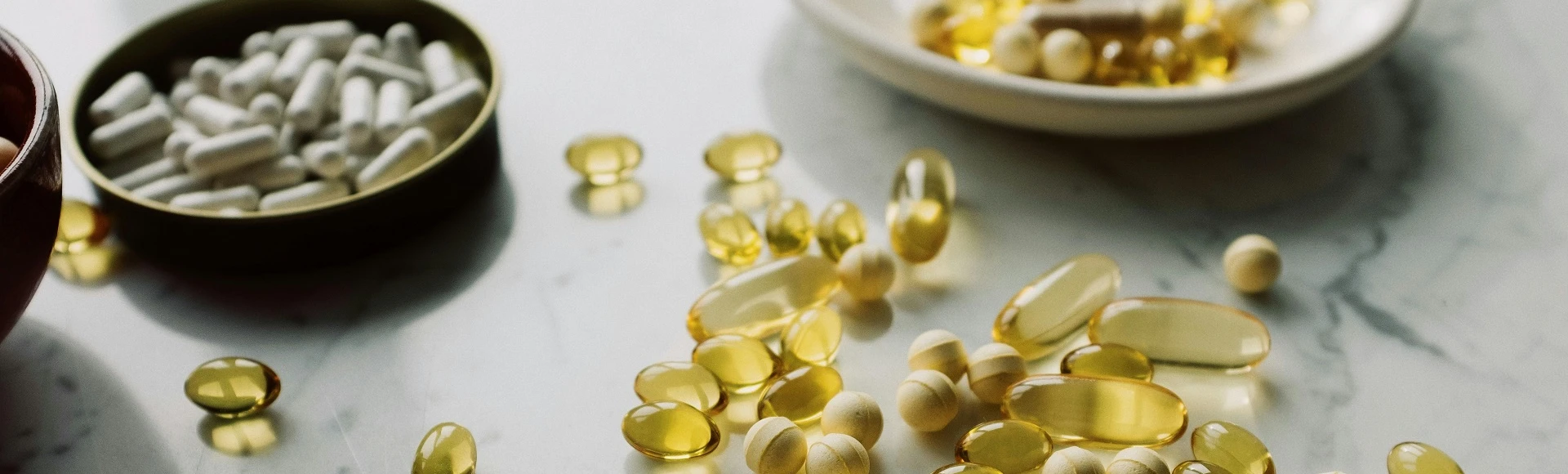 Fosfolipidy są podstawowym składnikiem komórek wątroby. Suplementy na wątrobę zawierające fosfolipidy znajdziesz w Aptece Centralnej.