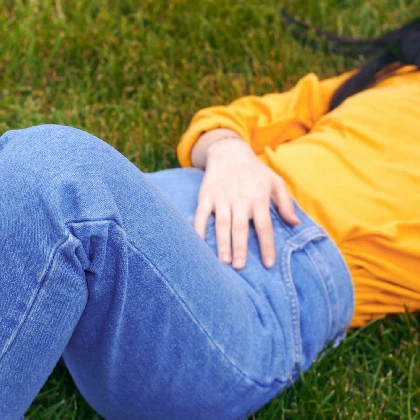 Ból podbrzusza – najczęstsze przyczyny, diagnostyka i sposoby łagodzenia bólu