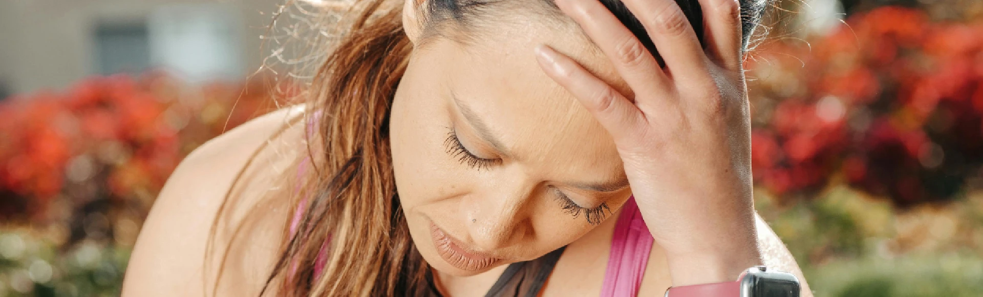 Migrena to więcej niż tylko ból głowy. Charakterystycznym symptomem jest silny, pulsujący ból głowy, który zazwyczaj koncentruje się po jednej stronie czaszki. Leki na ból głowy i migrenę znajdziesz w Aptece Centralnej. Migrena to więcej niż tylko ból głowy. Charakterystycznym symptomem jest silny, pulsujący ból głowy, który zazwyczaj koncentruje się po jednej stronie czaszki. Leki na ból głowy i migrenę znajdziesz w Aptece Centralnej.