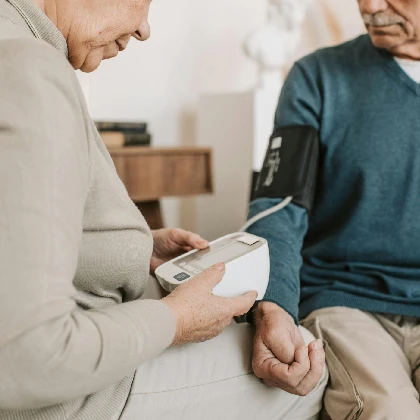 Jaki ciśnieniomierz kupić? Czym kierować się przy wyborze aparatu do mierzenia ciśnienia?