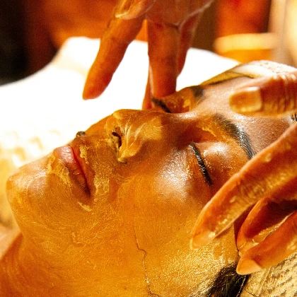 Masaż twarzy - rodzaje i efekty, instrukcja automasażu oraz kosmetyki do masażu Masaż twarzy - rodzaje i efekty, instrukcja automasażu oraz kosmetyki do masażu