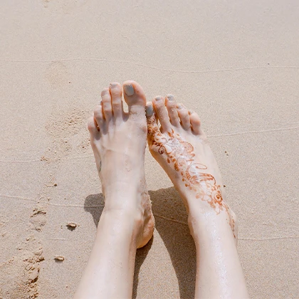 Pielęgnacja stóp – jak zapobiegać zrogowaceniom i popękanym piętom? Pielęgnacja stóp – jak zapobiegać zrogowaceniom i popękanym piętom?