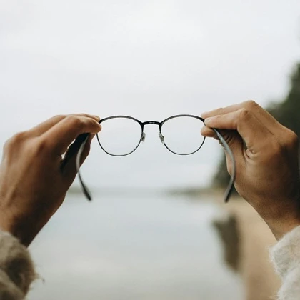 Pogorszenie wzroku związane z wiekiem – przyczyny, objawy i sposoby leczenia starczowzroczności Pogorszenie wzroku związane z wiekiem – przyczyny, objawy i sposoby leczenia starczowzroczności