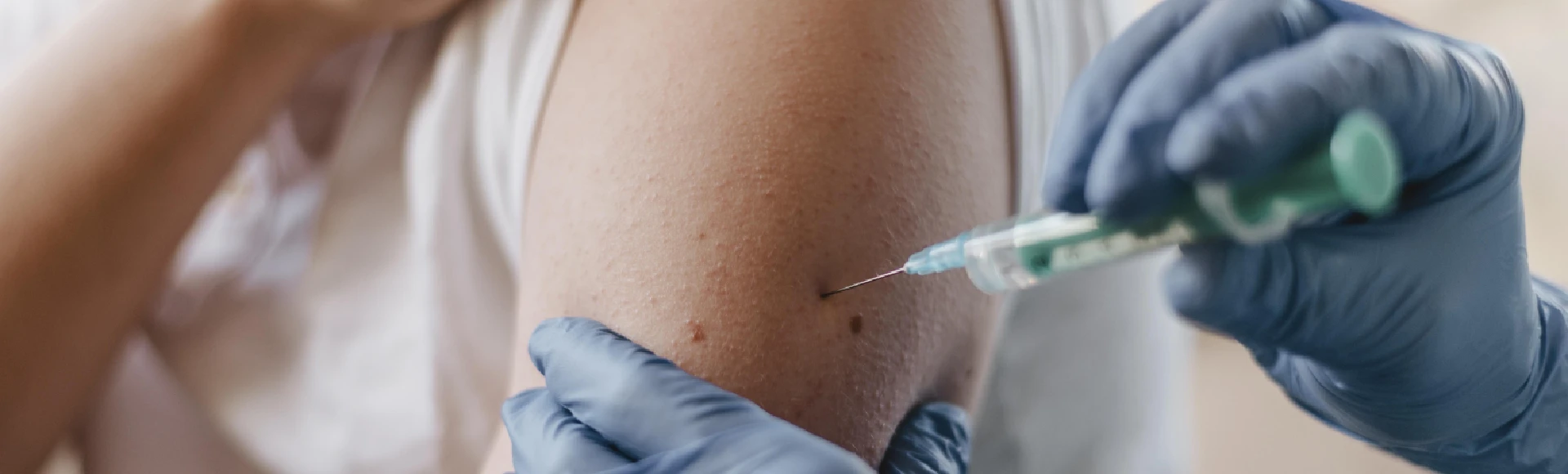 Krosty i pęcherzyki na skórze, wysoka gorączka i złe samopoczucie mogą zwiastować małpią ospę. Skuteczne leki przeciwgorączkowe i przeciwbólowe znajdziesz w Aptece Centralnej. Krosty i pęcherzyki na skórze, wysoka gorączka i złe samopoczucie mogą zwiastować małpią ospę. Skuteczne leki przeciwgorączkowe i przeciwbólowe znajdziesz w Aptece Centralnej.