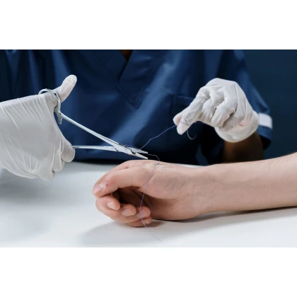 Tłuszczaki – jak wyglądają, czemu powstają i jak je skutecznie leczyć? Tłuszczaki – jak wyglądają, czemu powstają i jak je skutecznie leczyć?