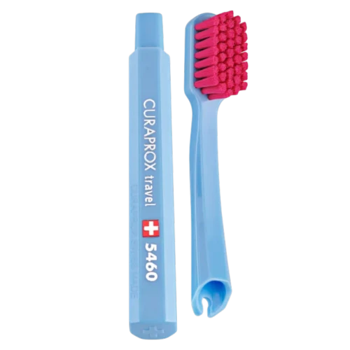 Curaprox Travel Set – zestaw podróżn pomarańczowy, 1 sztuka - Pasta Jabłko + Aloes 10 ml + szczoteczka + szczoteczki międzyzębowe - 2