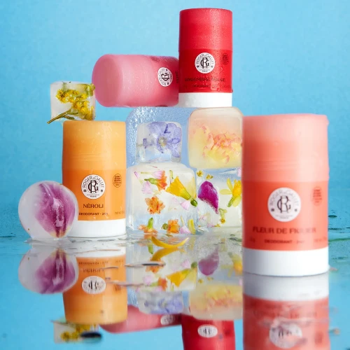 Roger & Gallet Rose dezodorant, sztyft 50 g - O zapachu płatków róży damasceńskiej, zapewnia ochronę przez cały dzień - 2