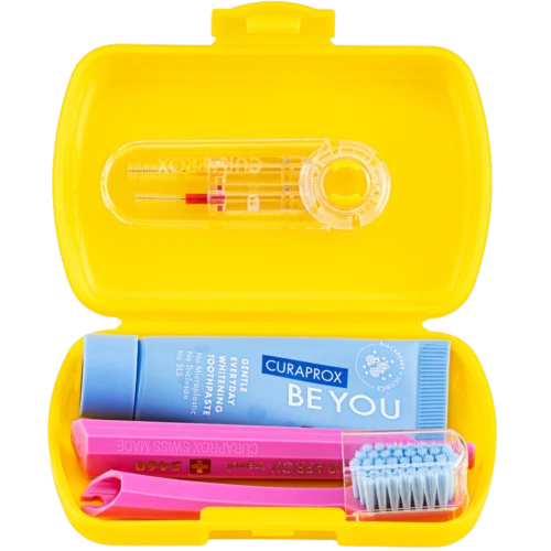Curaprox Travel Set Duo Holder, Be You – zestaw podróżny żółty, 1 sztuka - Pasta jeżyna + lukrecja 10 ml + szczoteczka + szczoteczki międzyzębowe - 1