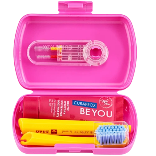 Curaprox Travel Set Duo Holder,  Be You - zestaw podróżny różowy, 1 sztuka - Pasta gin z tonikiem i kaki 10 ml + szczoteczka + szczoteczki międzyzębowe - 2